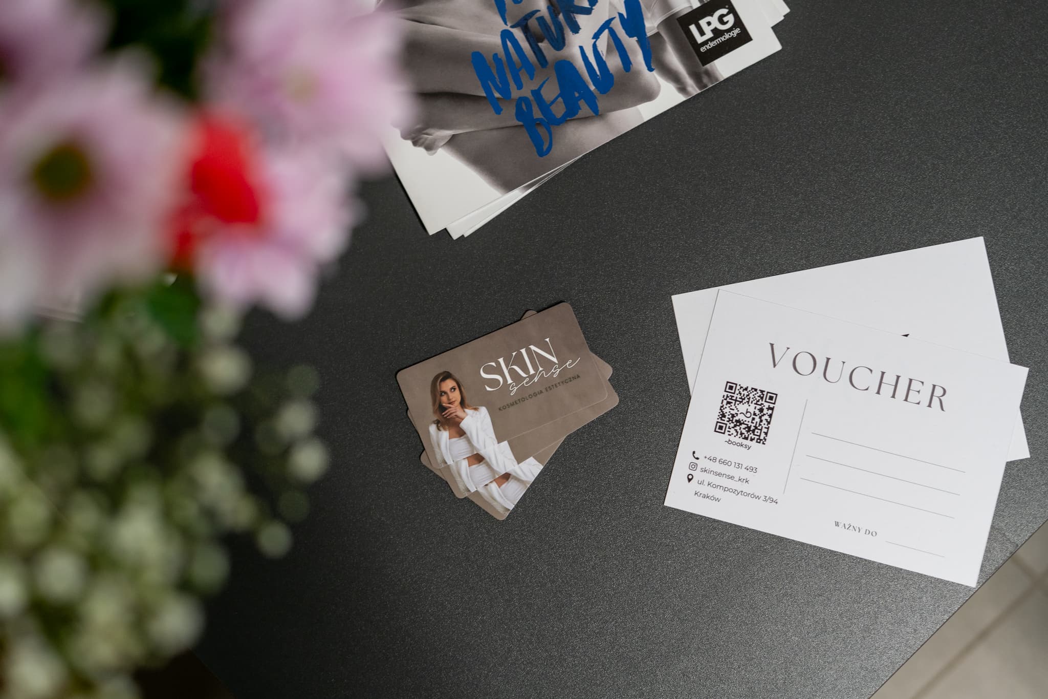 Wizytówka i voucher podarunkowy Skin Sense